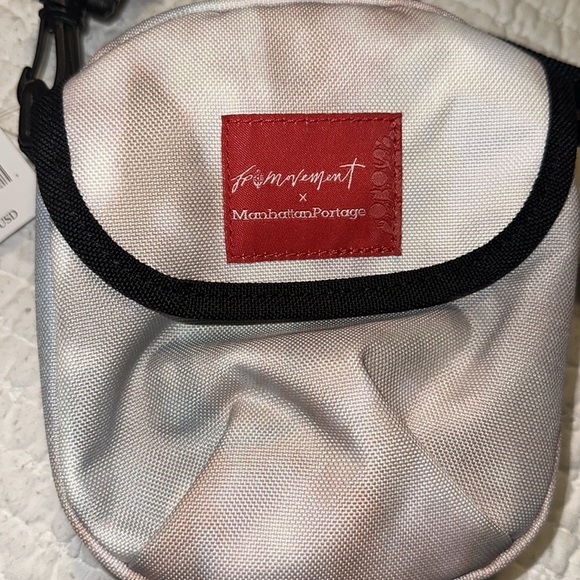 FP x Manhattan Portage Mini Crossbody cloud NWT - Picture 3 of 8